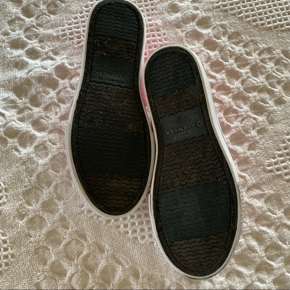 Airwalk Sneakers - Picture 5 of 7